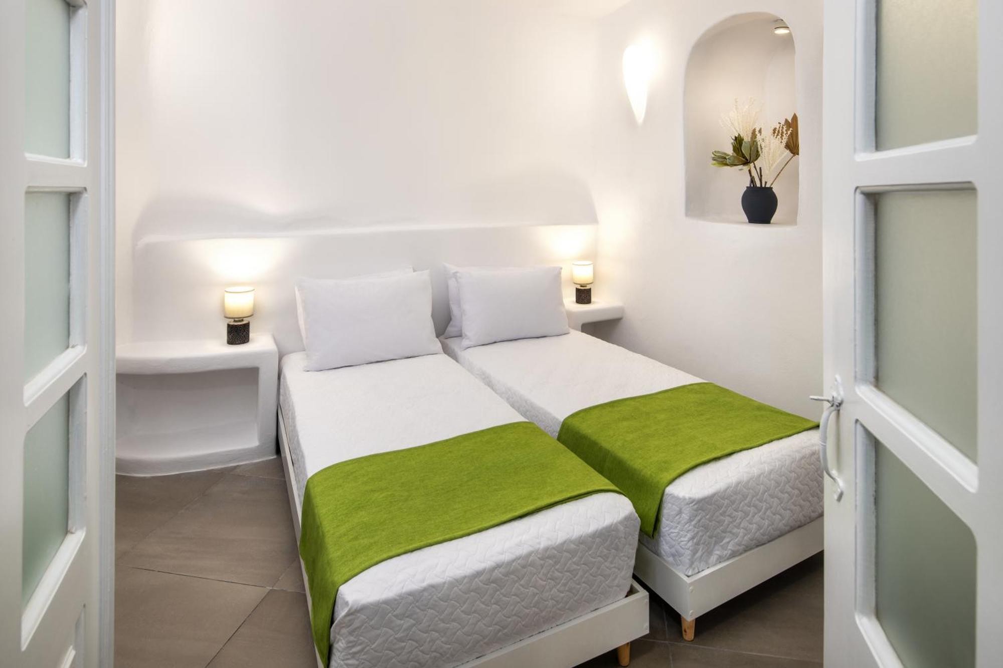 Lava Stone Bed & Breakfast Oia  Exterior photo