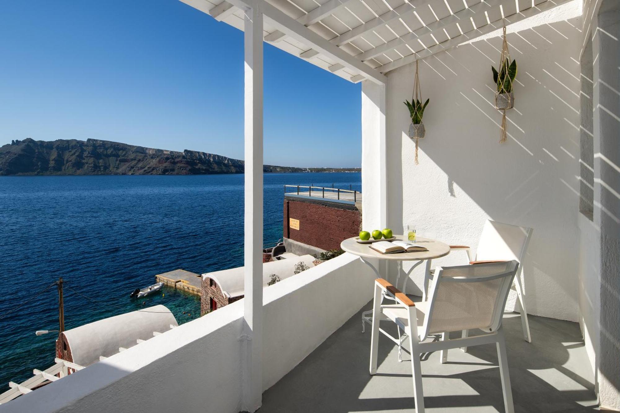 Lava Stone Bed & Breakfast Oia  Exterior photo